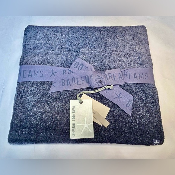 NWT Barefoot Dreams Soft CozyChic Reversible Scarf in Deep Sea Blue Indigo, OS. - Picture 1 of 10